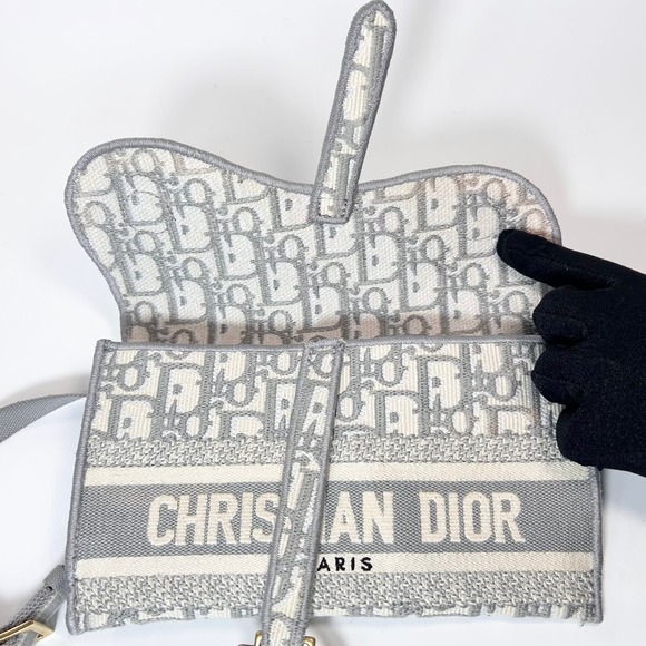 Christian Dior Oblique Slim Saddle Belt Pouch - Picture 5 of 11